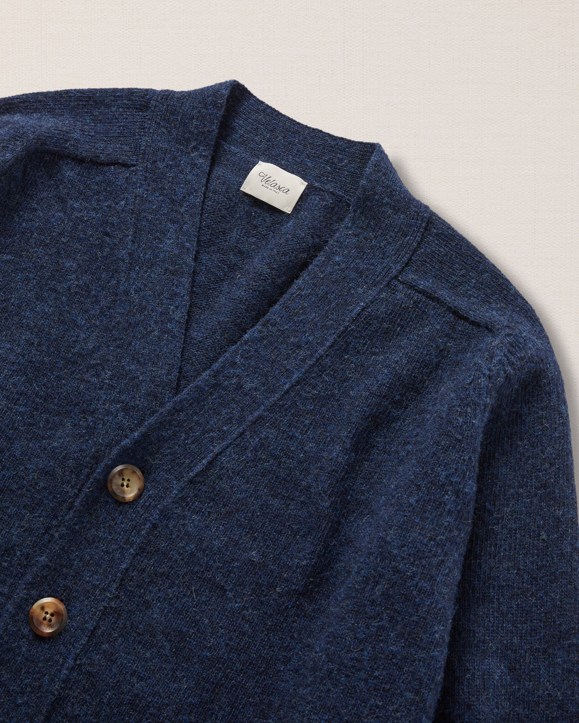 Cardigan Homme En Laine Mérinos Et Acrylique - Col V Avec Boutons - Coupe Regular - Fabriqué En Italie